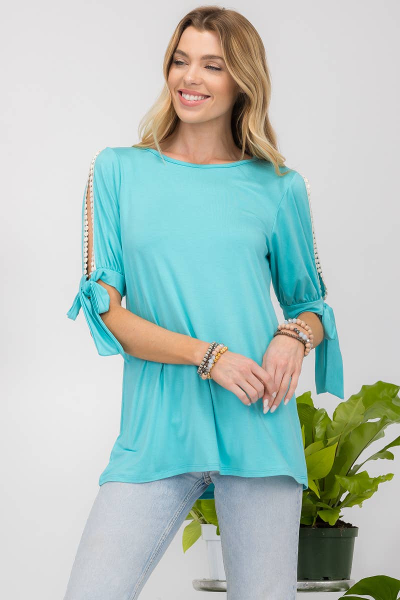 Celeste Clothing - Vendita all'ingrosso Camicetta - Donna - TOP CON MANICHE SPACCATE E DETTAGLIO A FIOCCO - CT4378510