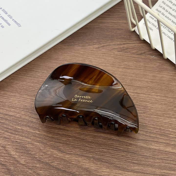 SoapElenGlen - Wholesale Hair Clip - Women's - Shell-shaped Acetate Hair Claw Clip3