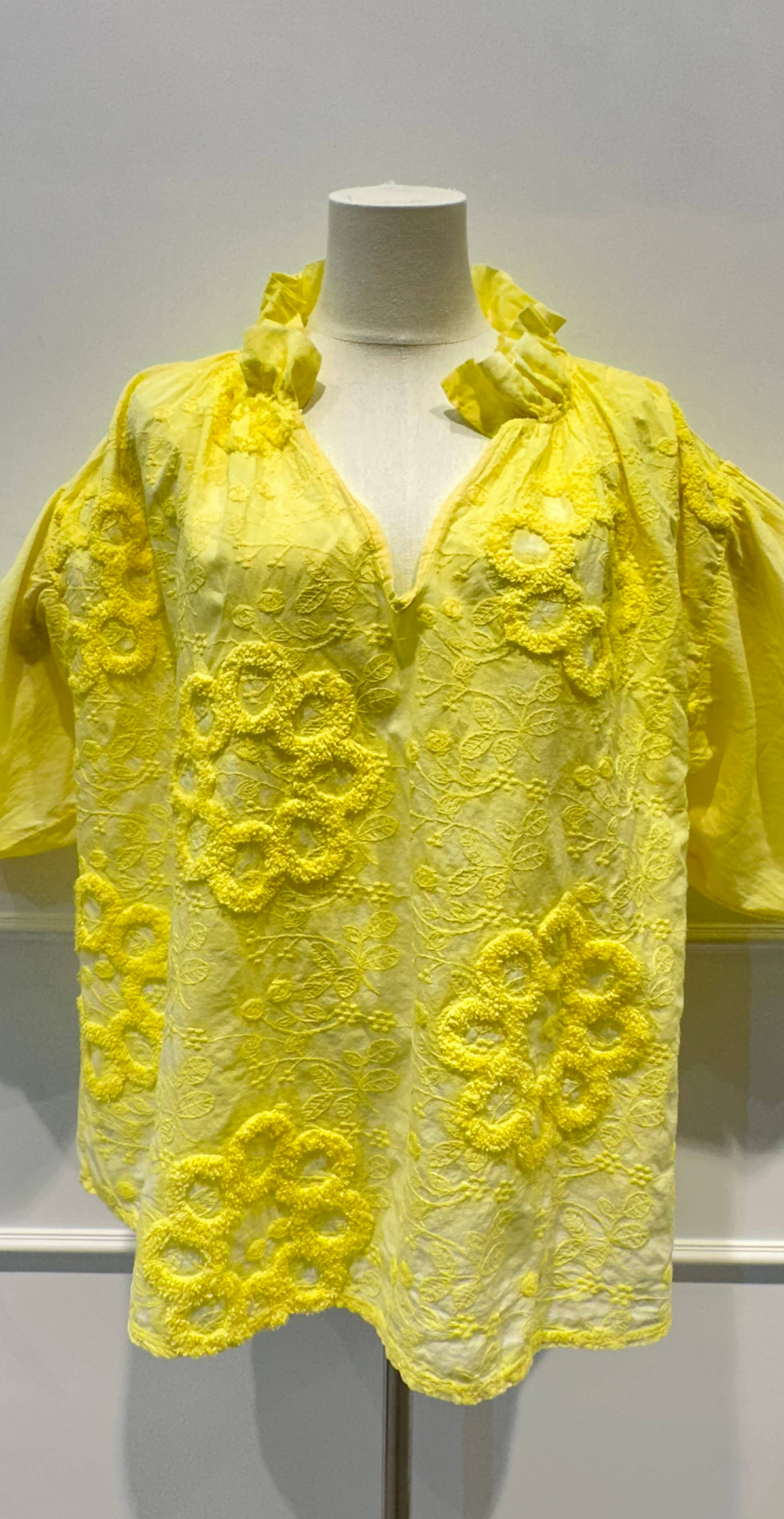 AMARIA - Wholesale Blouse - Women's - 9852 - Embroidered Blouse with Puff Sleeves and Raised Embroidery2