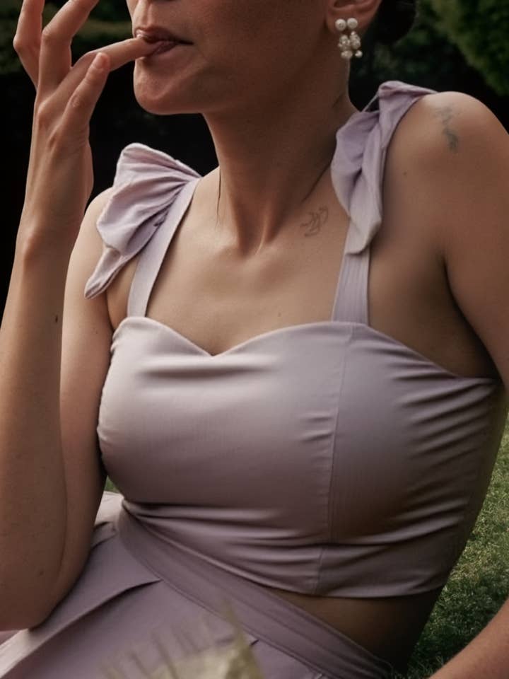 Top de Cultivo Lehenga com Laço em Pó de Blush por atacado de The Naked Laundry