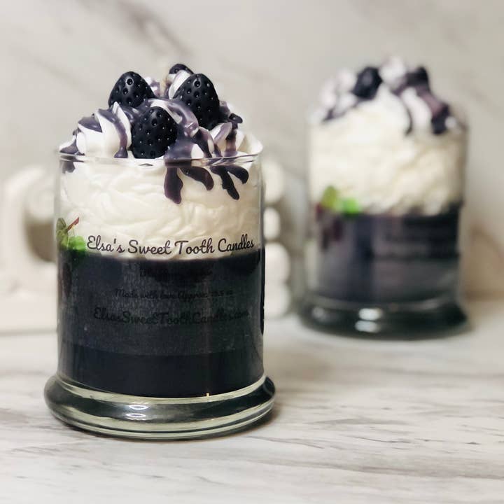 Vela Blackberry Amber, con un fuerte aroma para venta al por mayor de Elsa's Sweet Tooth Candles LLC.