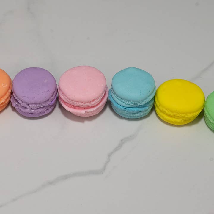 Just Dough It! Fake Foods - Vendita all'ingrosso Decorazioni da tavolo - Macarons finti piccoli - Set da 6