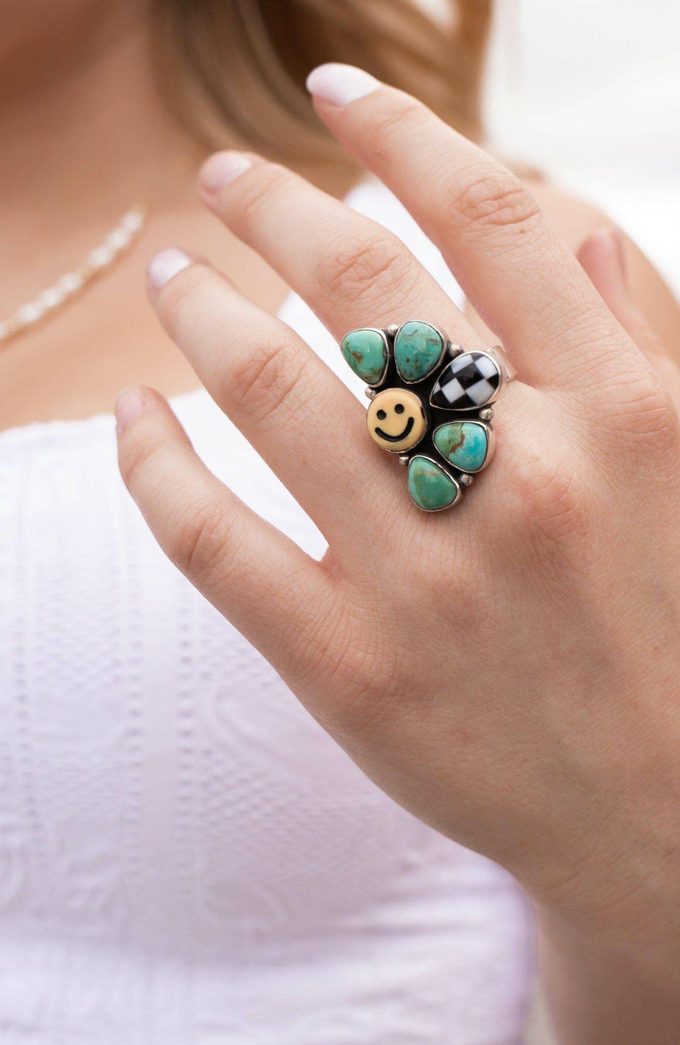 Krush Kandy – wholesale Cocktail/Statement Ring – Glada dagar leende rutiga stensringar5