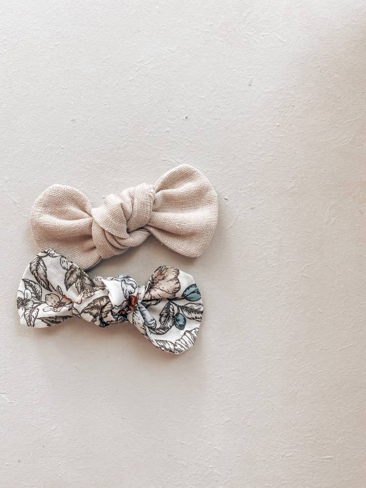 knot hair bow - linen for wholesale by Darci & Kobe