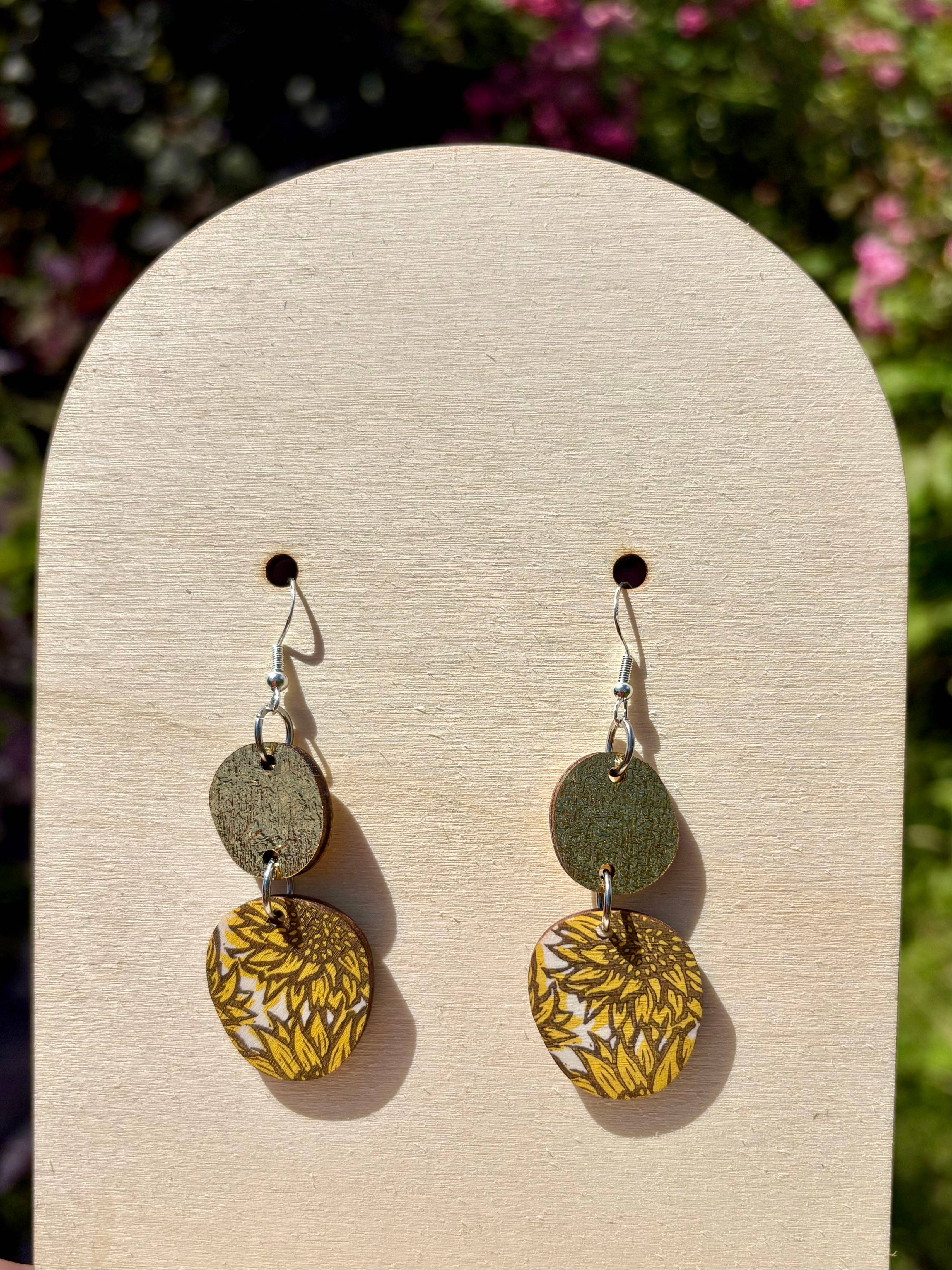 Beth Lewis Art – wholesale Dangle earrings – New Colourful Wooden Earrings8