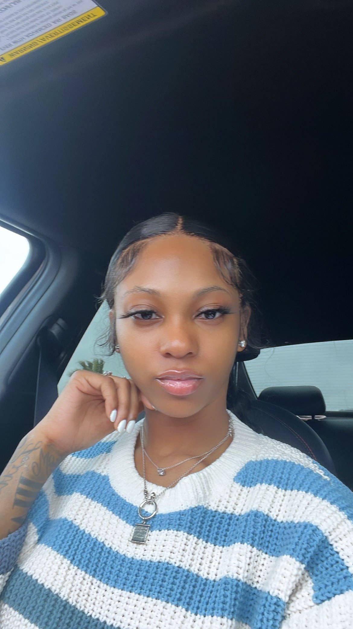 Thee SlayWay Bundles LLC - Venta al por mayor Extensiones para el pelo - Pelucas frontales transparentes1