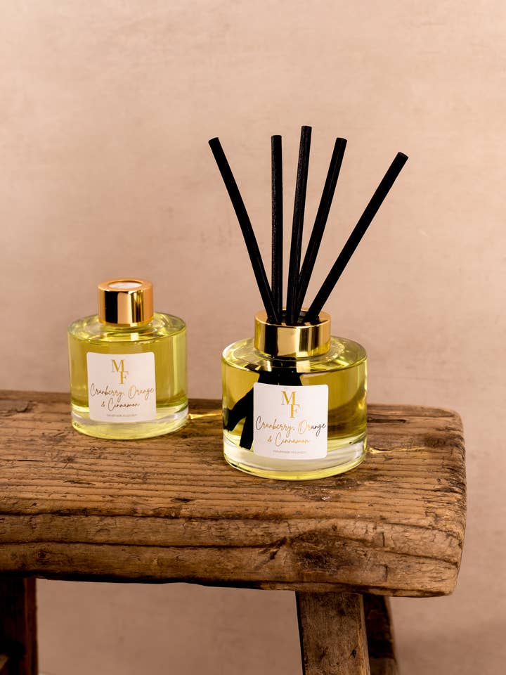 Cranberry, Orange & Cinnamon Sustainable Reed Diffuser for wholesale by Melted flames