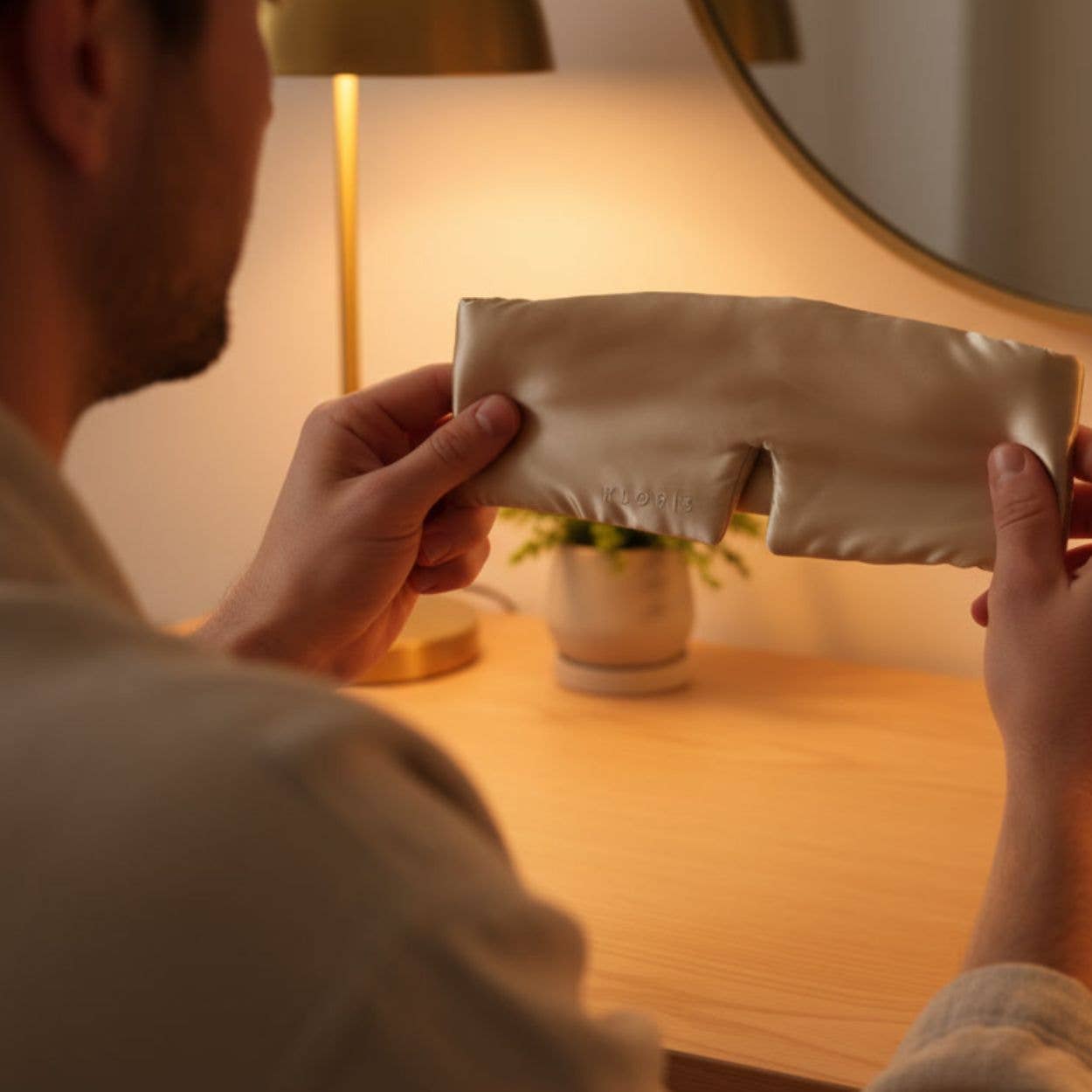 KLORIS - Wholesale Sleep/Eye Mask - Silk & Bamboo Sleep Mask + Sleep Patches + Sleep Pillow mist5