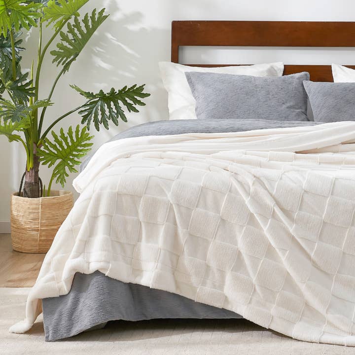 CB Faux Rabbit Fur Throw Blanket Checkered Bed Blanket-Ivory for wholesale by DreamValley