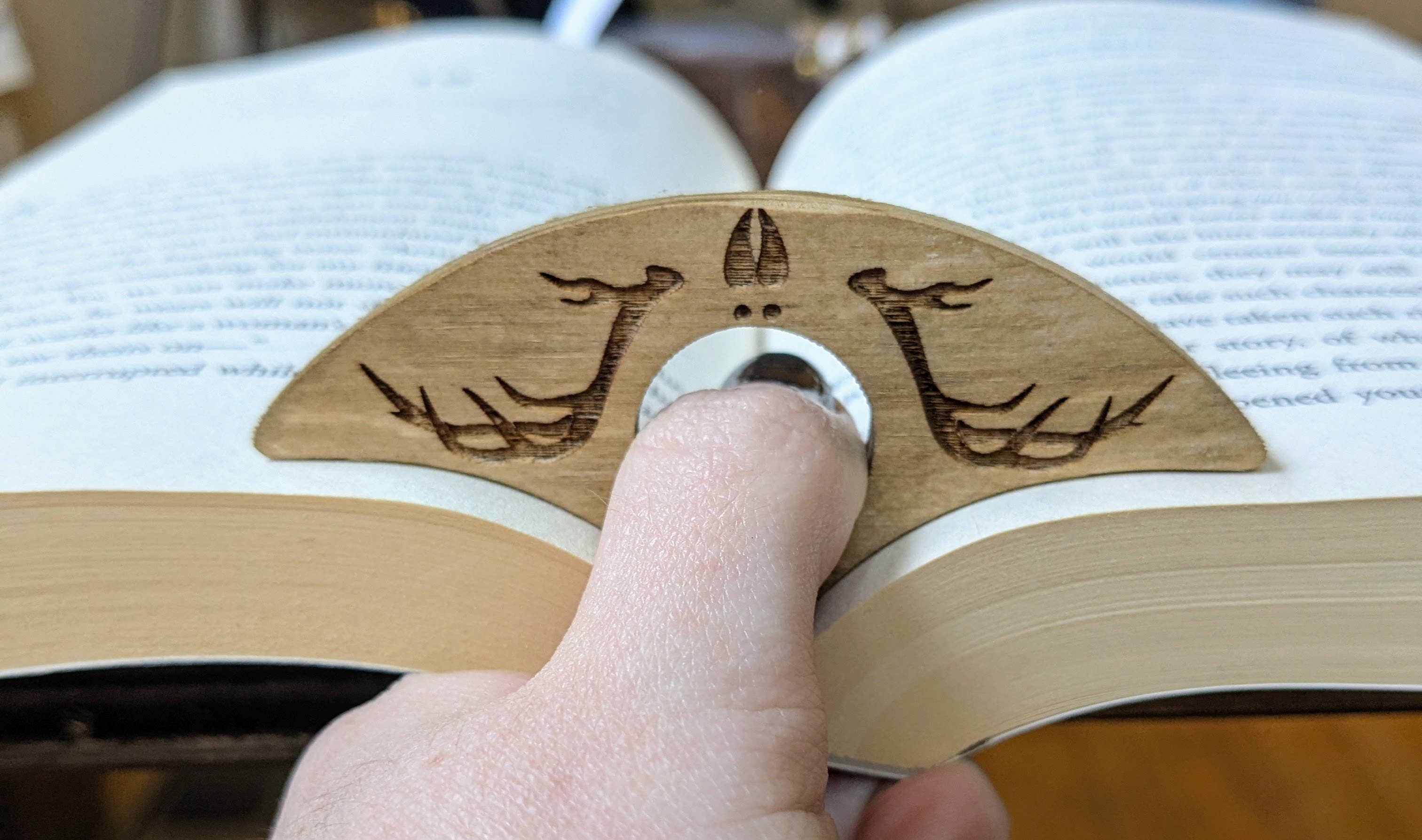 Stag and Branch - Vente Porte-livres - Porte-pages en bois | Quatre modèles différents2