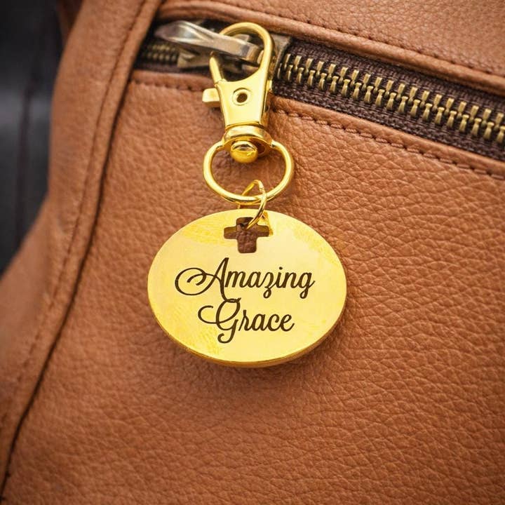 Dije de cruz "Sublime Gracia" bañado en oro para venta al por mayor de JKCE Designs