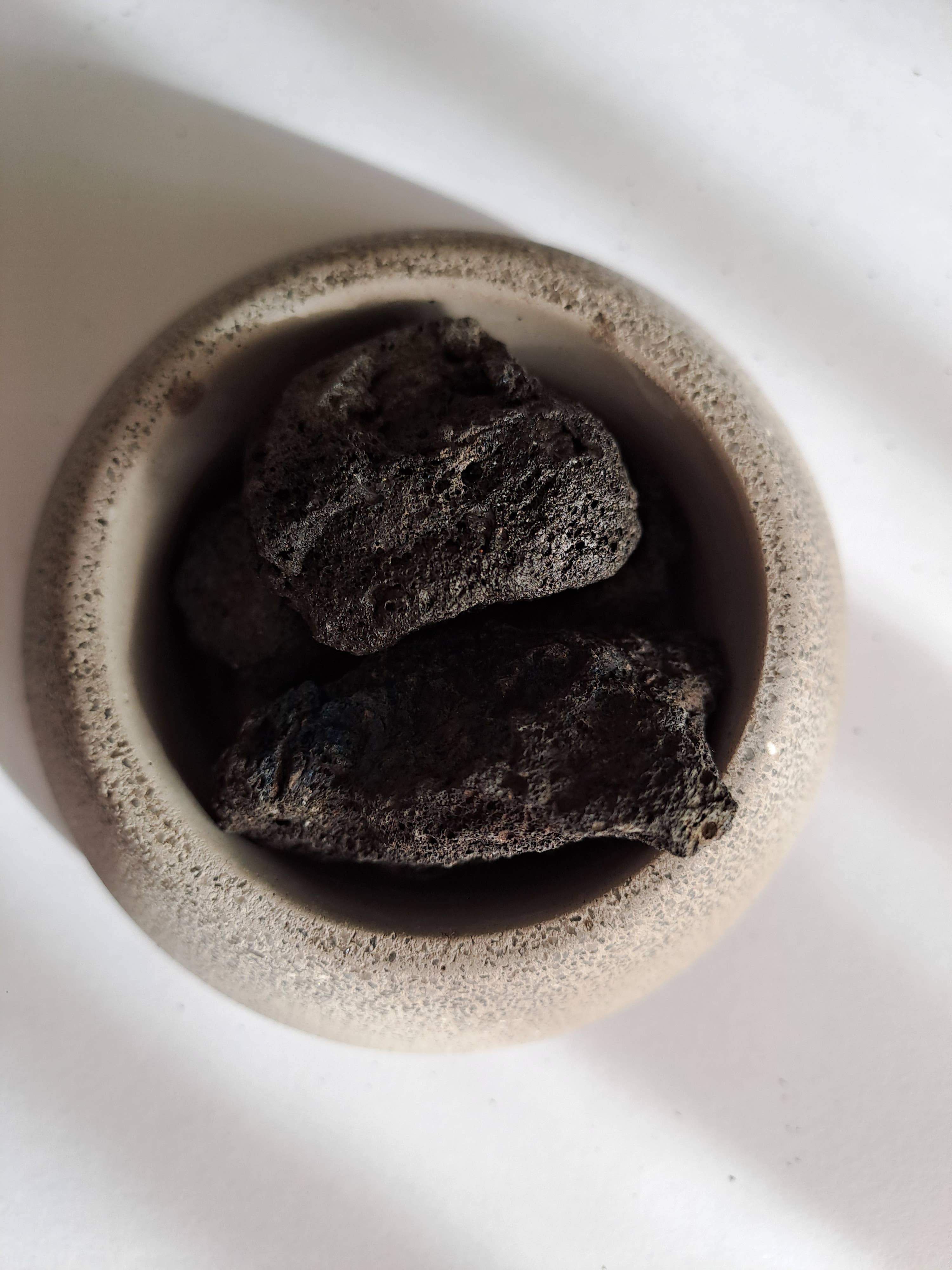 Ana Barroso Porto - Wholesale Reed Diffuser - Mineral Diffuser with Handcrafted Concrete Bowl1