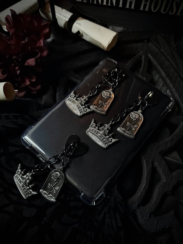 Charme d'invocation de liseuse pour la vente par The Pretty Cult