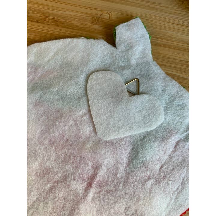 MUUDLAND - Vendita all'ingrosso Arazzi/Tessuti d'arredo - Graziosa decorazione da parete a forma di fragola, con ago da appendere alla parete2