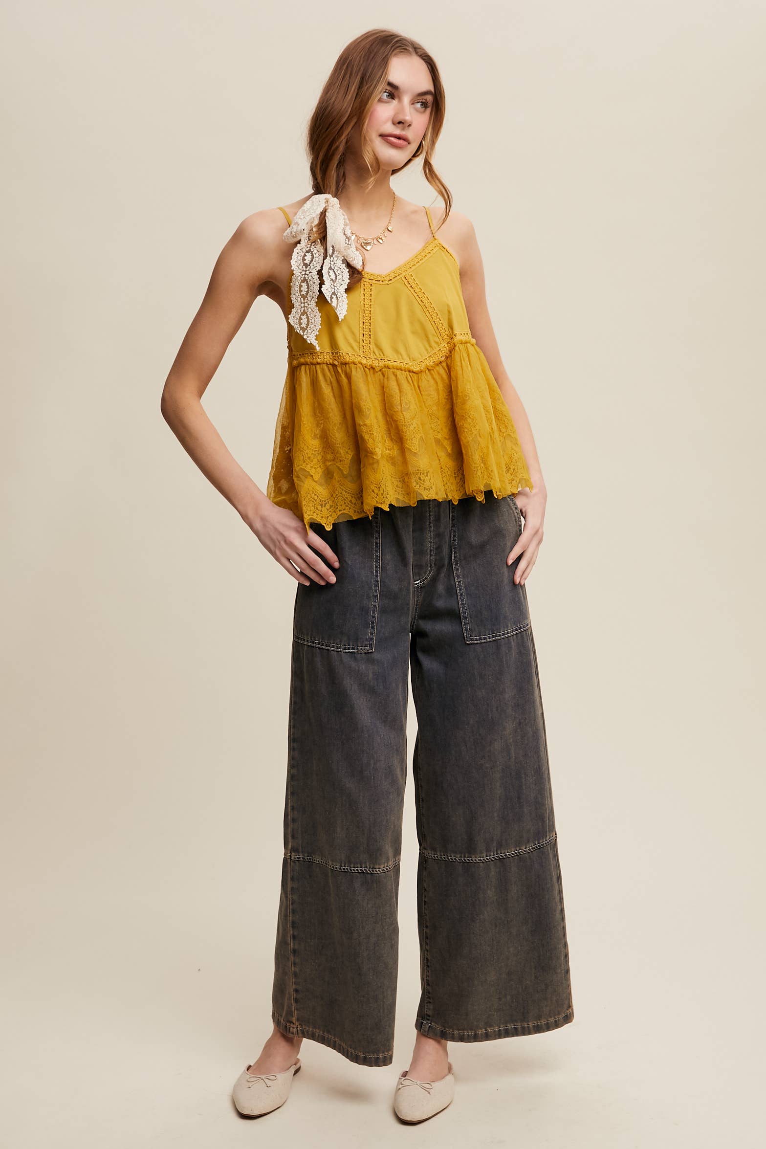 Listicle – Engroshandel Jeans - Dame – Vidbenede denimbukser med snøre i taljen20