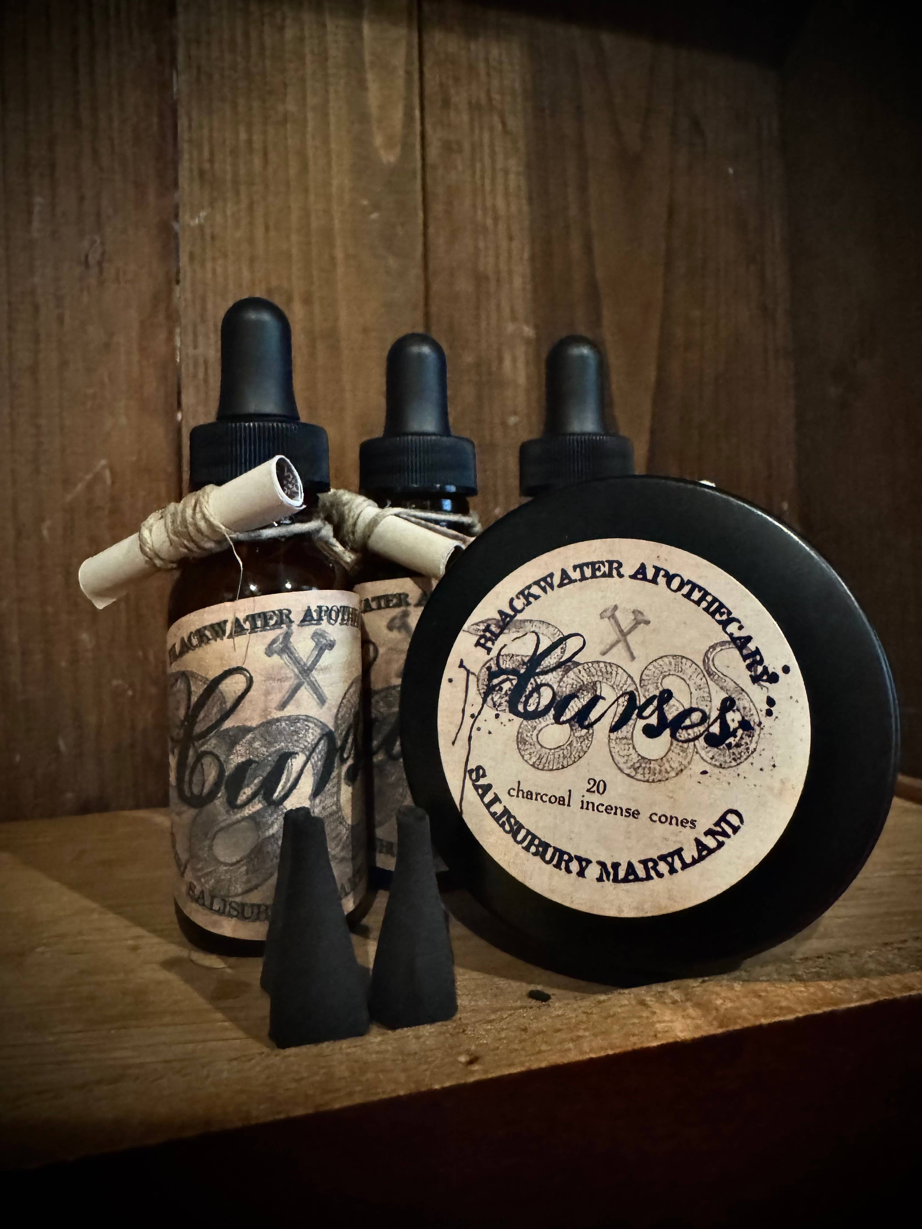 Blackwater Apothecary – Großhandel Meditationszubehör – Fluch-Ritualöl für schädliche Magie und Verwünschungen – 30 ml3