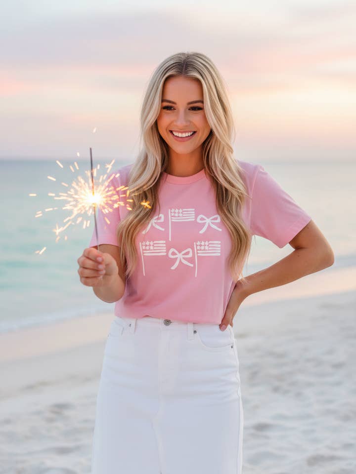 Maglietta con fiocchi Sweet Liberty per la vendita all'ingrosso da parte di Pearly Peach