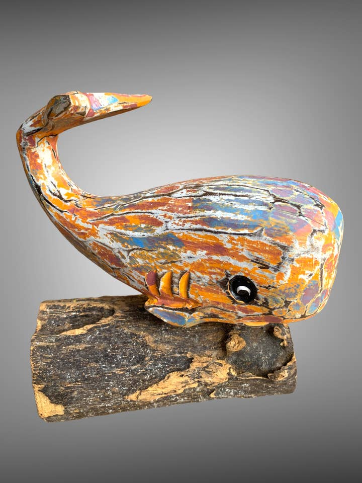 Holzbemalter Holzwal auf Treibholz - nautische Statue. für den Großhandel von Batik Indah