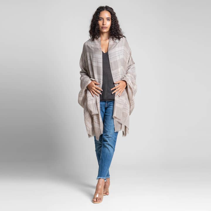 Châle en cachemire tissé à la main à carreaux chuchotés pour la vente par SADHU HANDMADE NATURALS