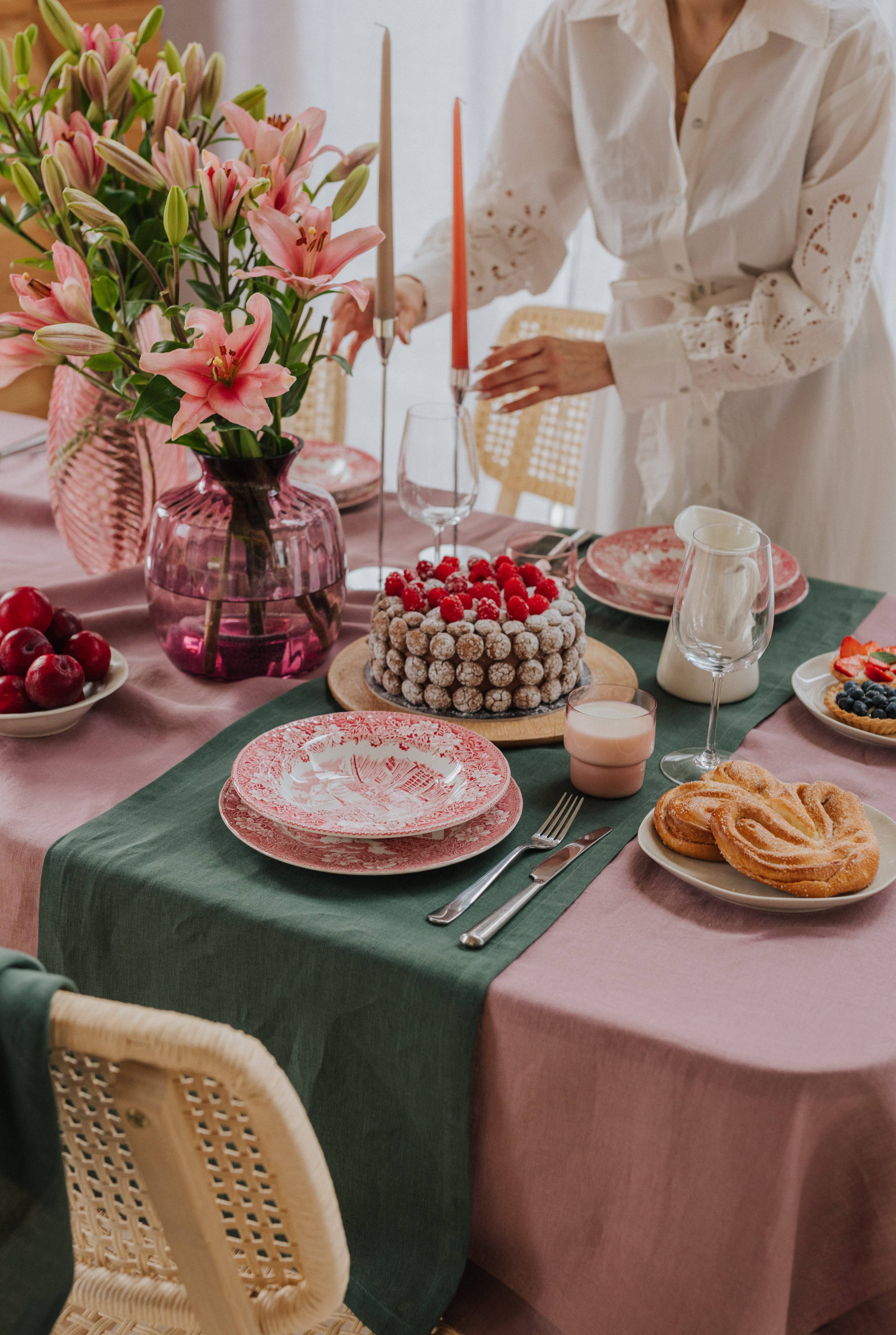 Linen Spells - Vente Chemins de table - Chemin de table en lin vert forêt2