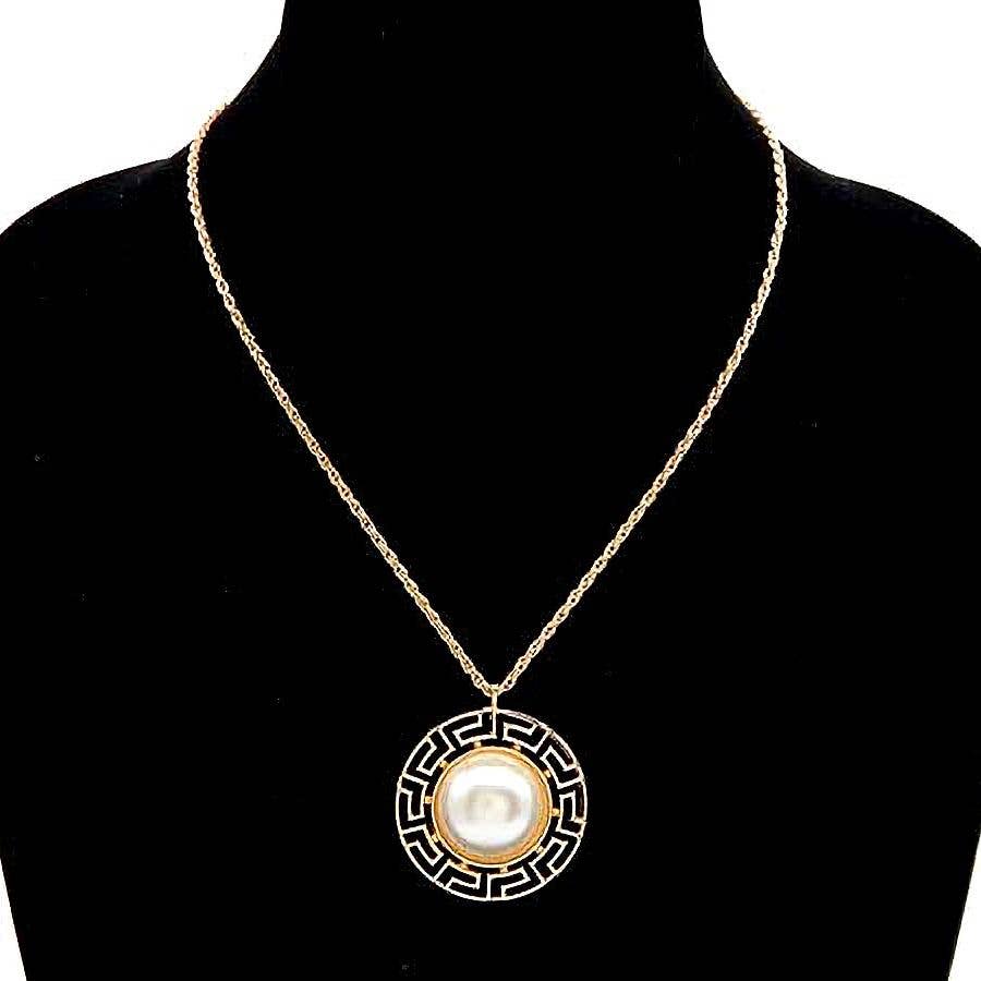 Diacly - Wholesale Pendant/Charm Necklace - Round Greek Key Pattern w Pear Pendant Necklace0