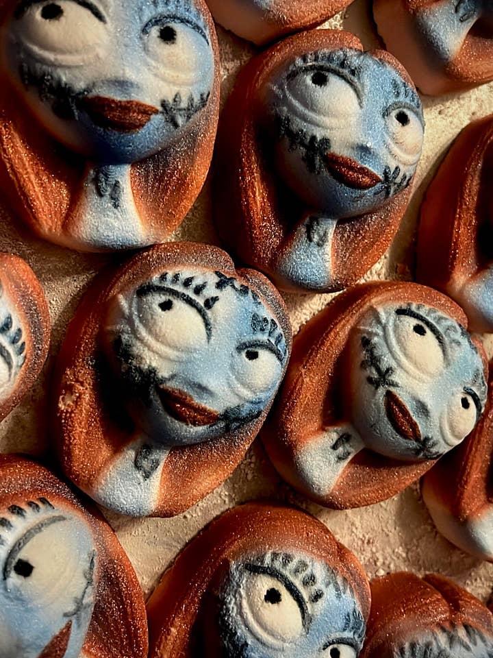 Pumpkin Queen Bath Bomb for wholesale by Man on the Moon Mystics