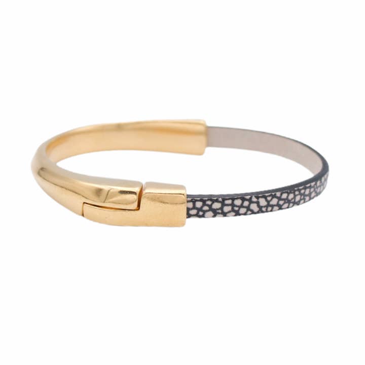 Araracuara - Wholesale Bangle Bracelet - AMACAYACÚ leather bracelet (gold) with magnetic clasp18