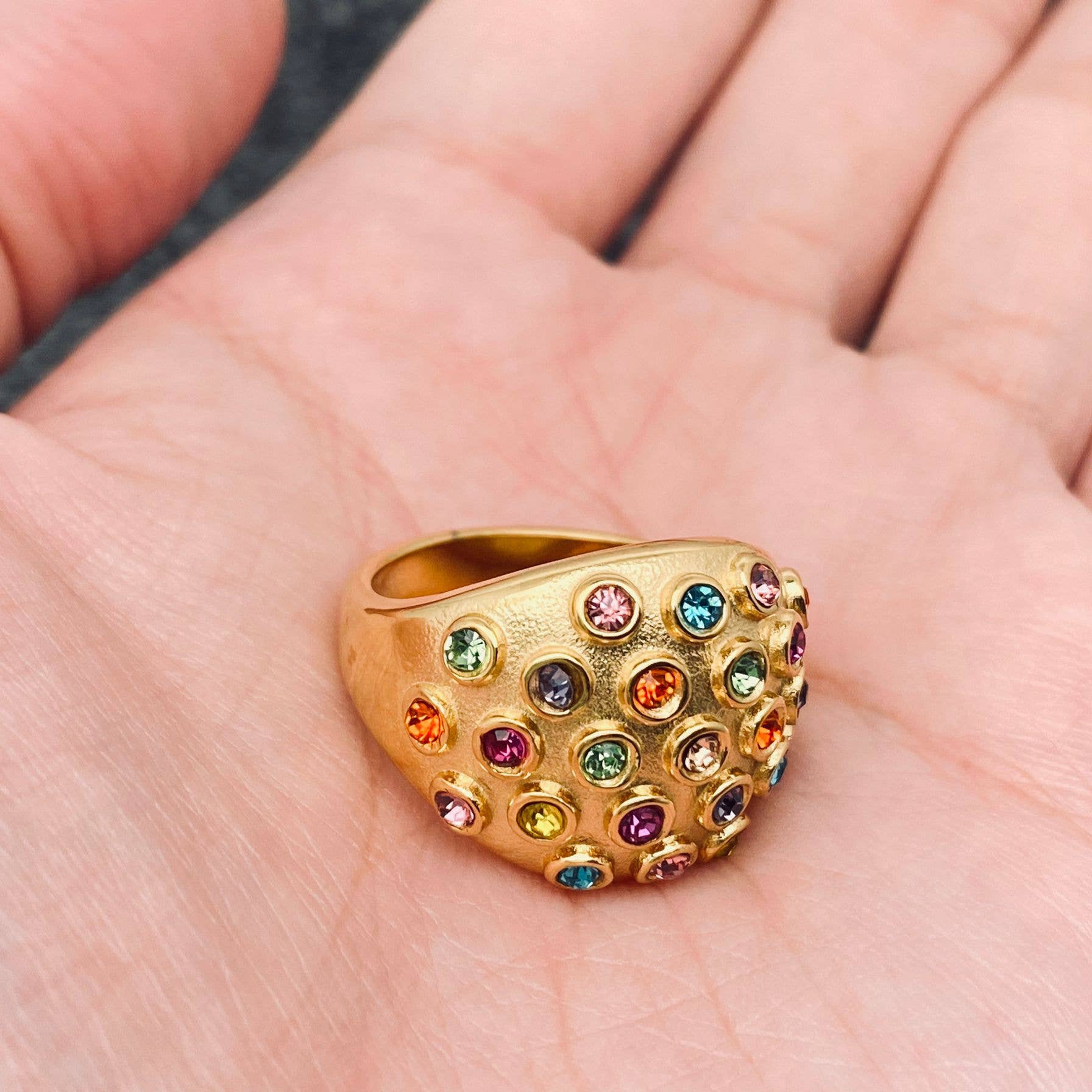 Mio Queena – Großhandel Mehrsteinige Ringe – Ring mit farbigem Zirkon-Blasendesign, 18 Karat vergoldet — FGS0