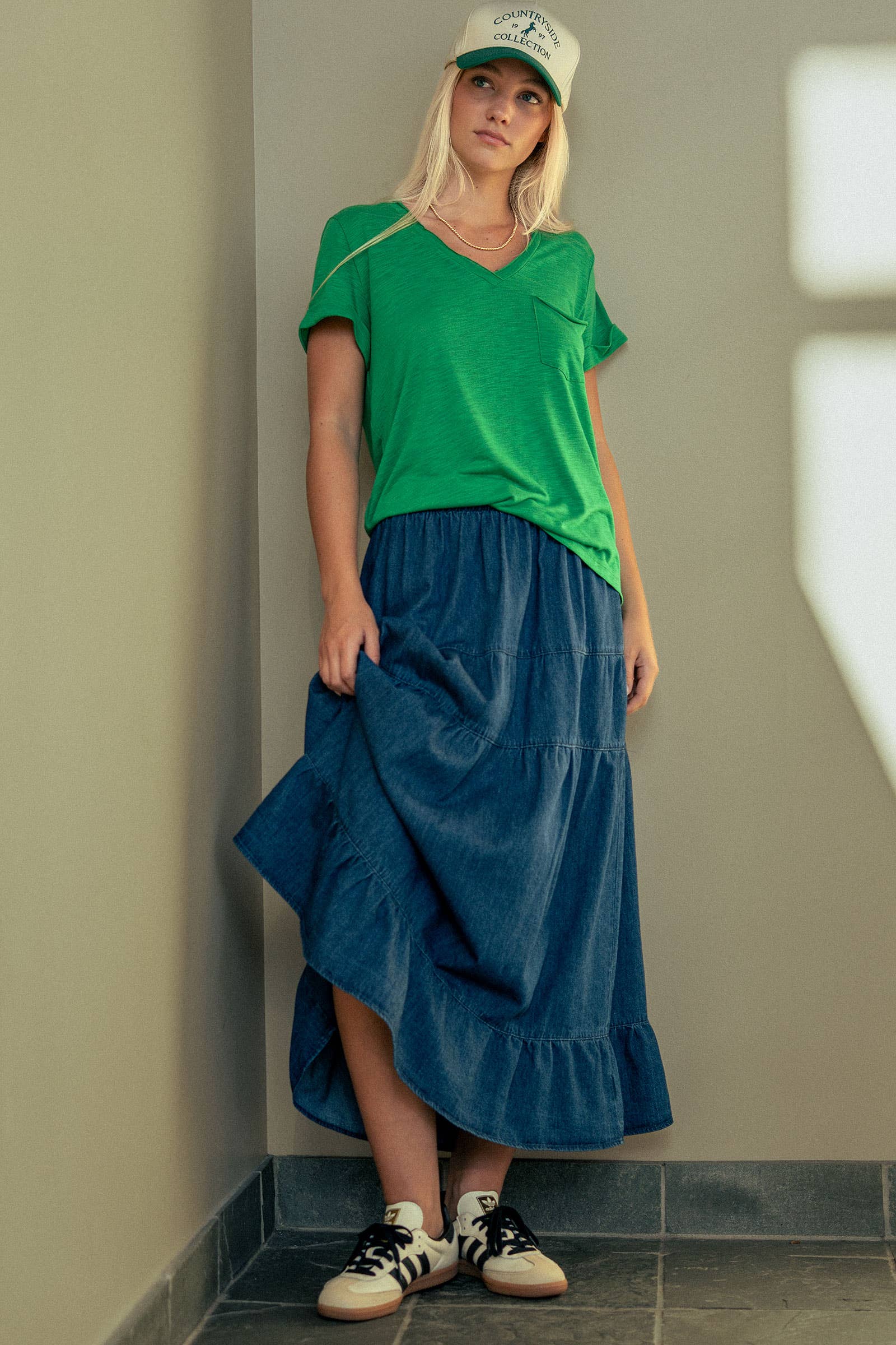 Urban Daizy - Wholesale T-Shirt - Women's - Rolled Sleeve V-Neck Pocket Tee11