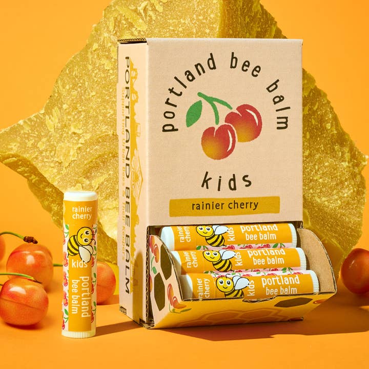 Présentoir de baume à lèvres pour enfants à la cire d'abeille – Cerise (24 unités) pour la vente par Portland Bee Balm