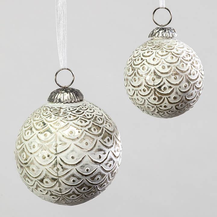 White /Silver Christmas Decorations for wholesale by Globe Enterprise