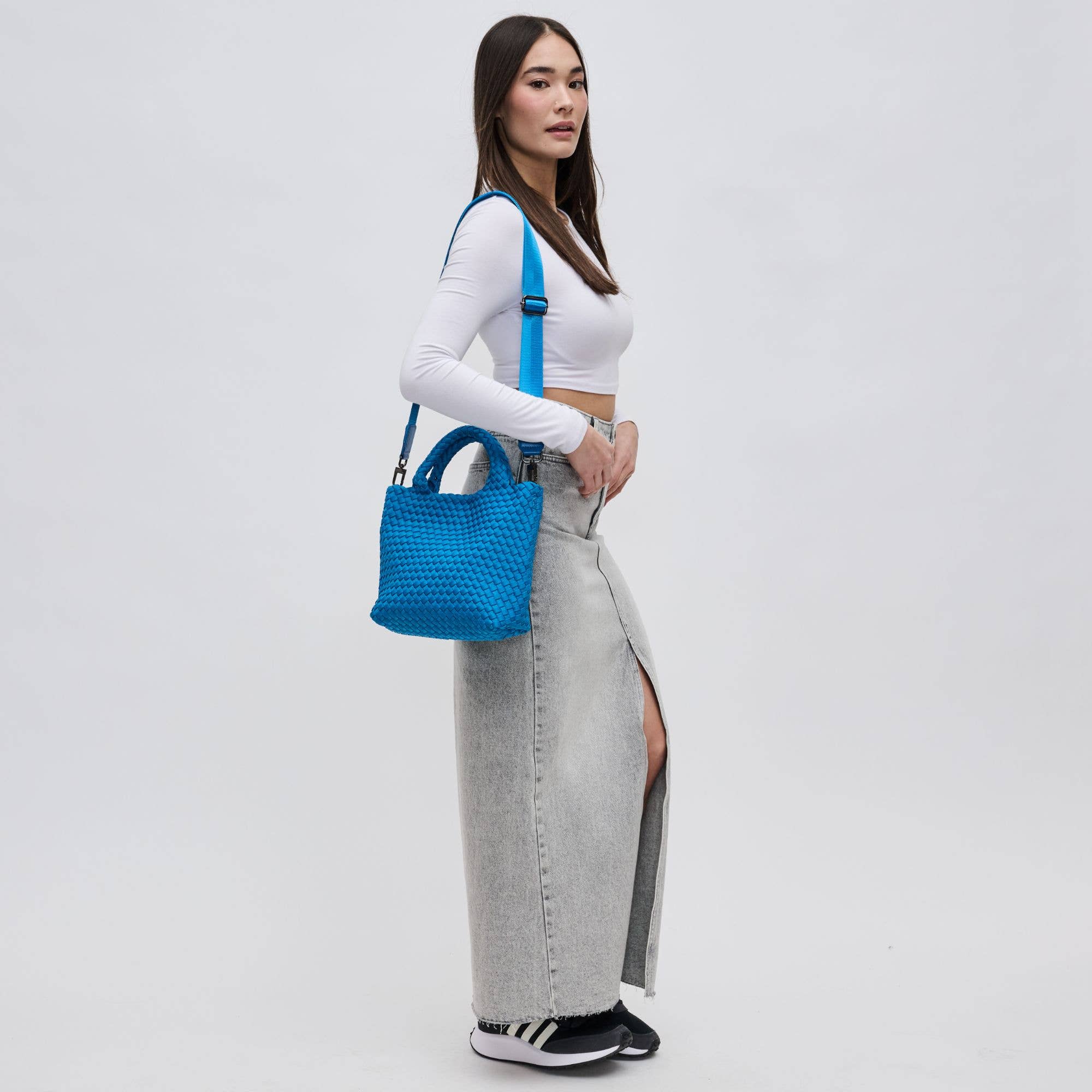 Sol and Selene - Vendita all'ingrosso Borsa a tracolla - Donna - Sky's The Limit Piccola Borsa a Tracolla in Neoprene Intrecciato57