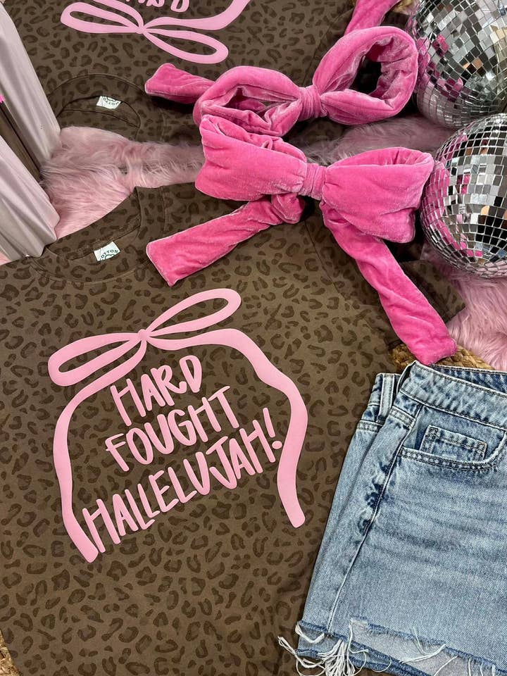 Maglietta in vinile con fiocco alleluia combattuto duramente per la vendita all'ingrosso da parte di Dash Forward Wholesale