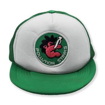 Vintage Pollution Stinkt Truckerpet voor wholesale door Hungry Ghost Press