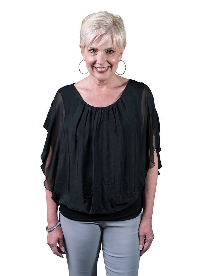 TINA Stephens Italy/Tees By Tina – Engroshandel Bluse - Dame – Aurora Flutter Fly Sleeve Silke Top m/Band Bund (BSS202)