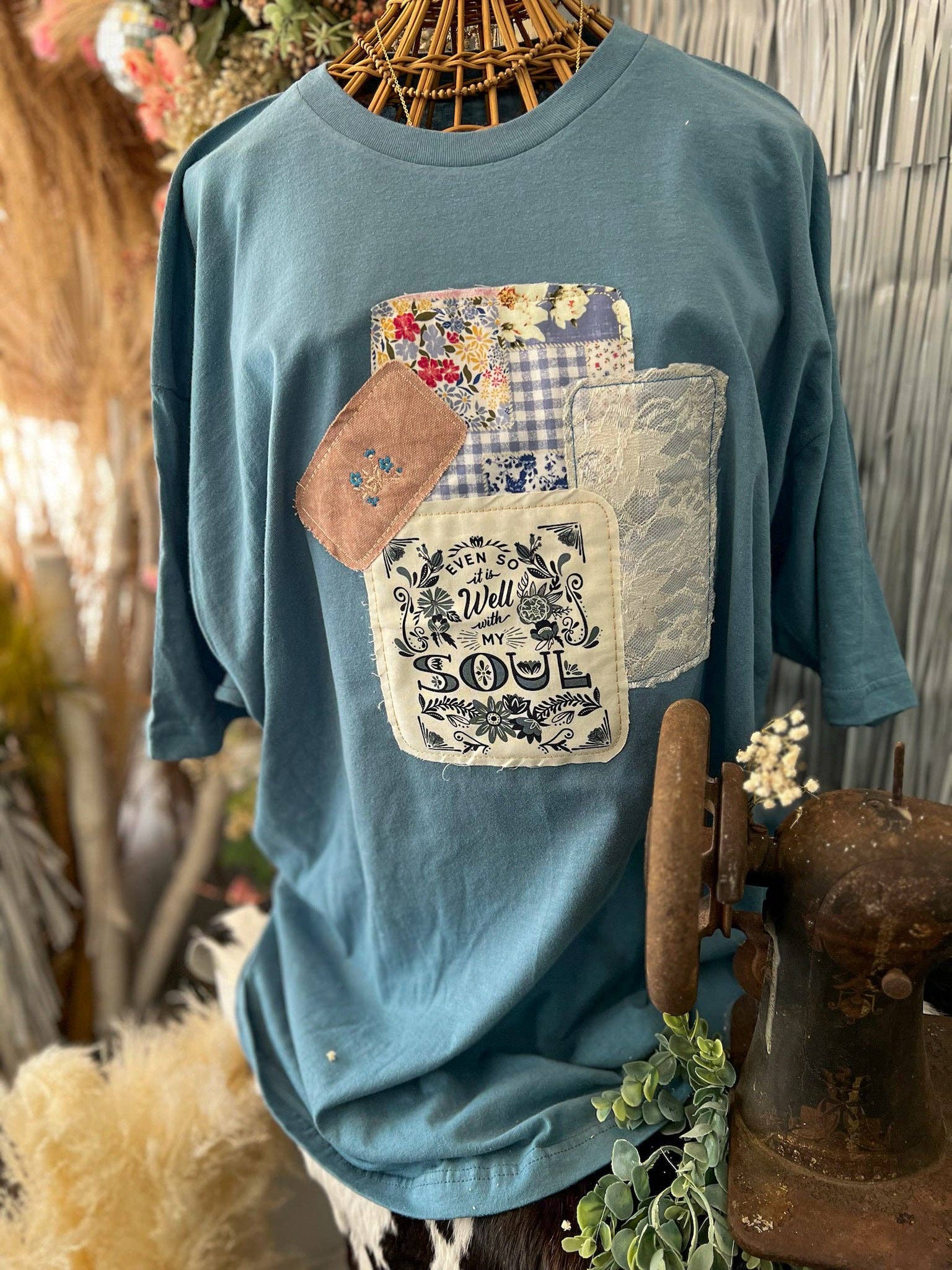 The White Stitch – Engroshandel T-shirt – til kvinder – Dette er min historie | Applikationsquiltet skjorte0