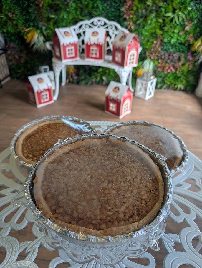 AlohaMade Bites - Wholesale Pie - Hawaiian O.G. Vanilla Macadamia Nut Pie - Made In Hawaii4