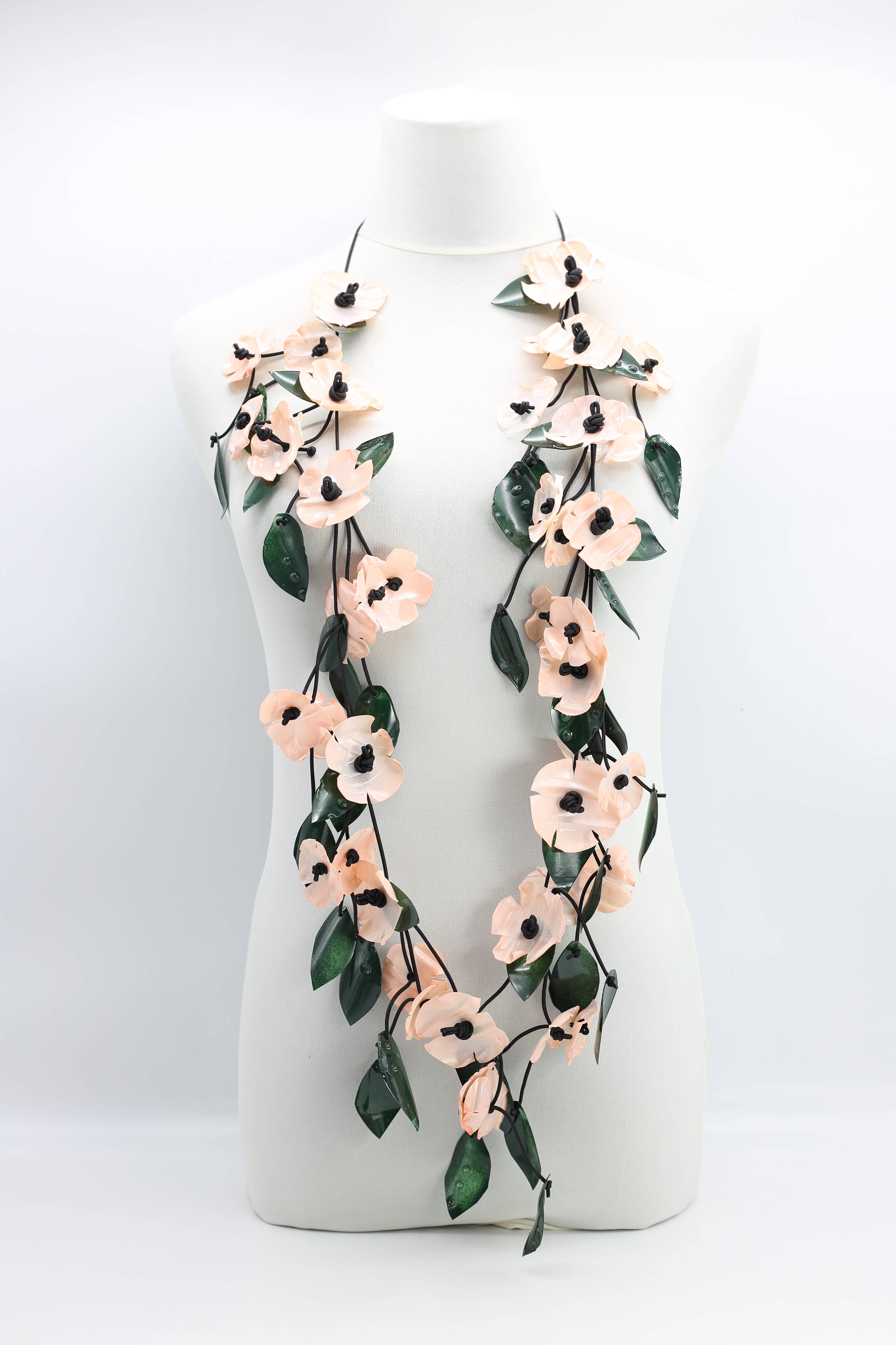 Jianhui London - Vente Colliers plastrons - Bouteilles en plastique recyclées Coquelicot avec colliers de feuilles8