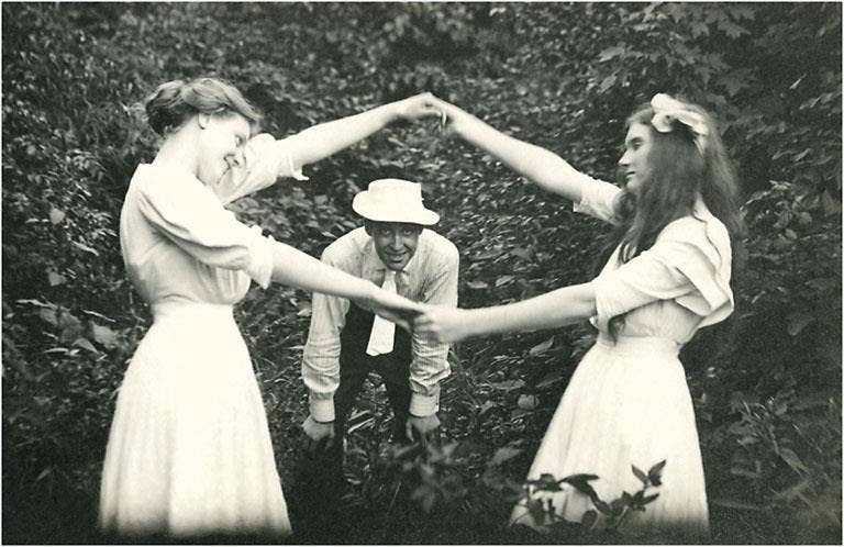 Found Image Press - Wholesale Magnet - Magnet AA-14 Fun in the Garden0