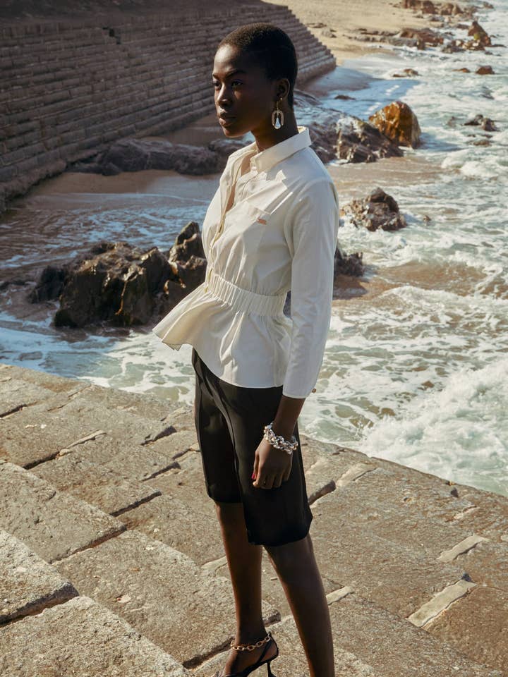 Chemise cintrée à taille élastique « Edge » pour la vente par Miclair