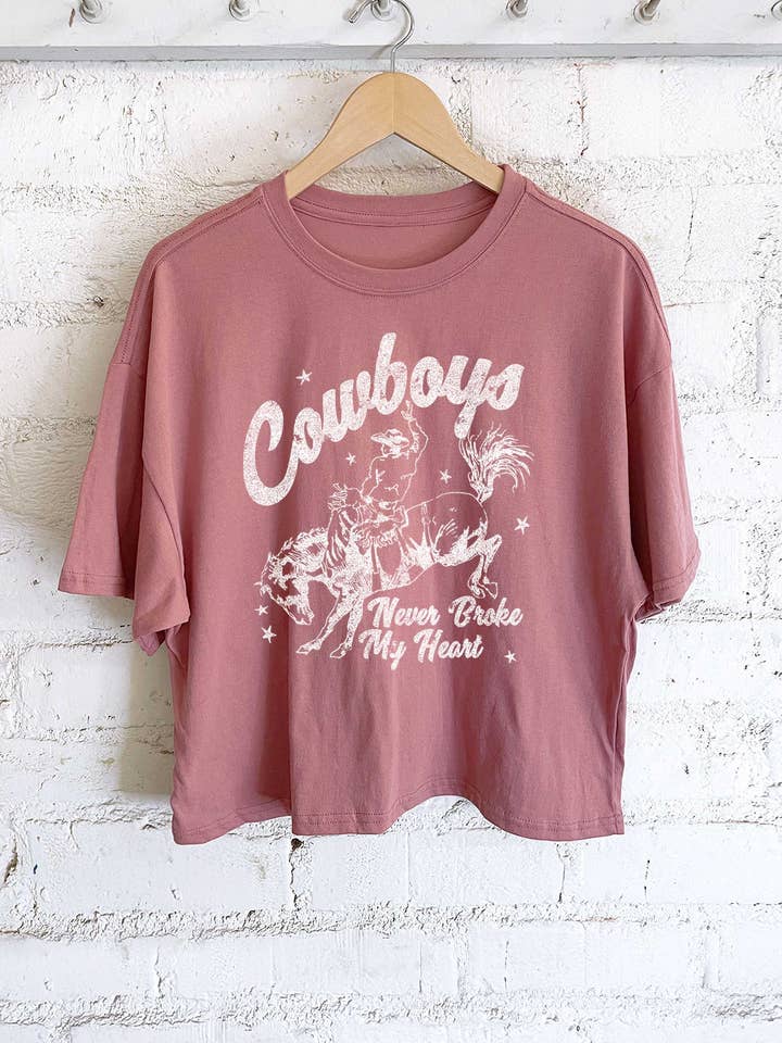 Rustee Clothing - Venta al por mayor Camiseta serigrafiada - Mujer - TOP CORTO LARGO GRÁFICO COWBOYS NEVER BRAKE MY HEART3