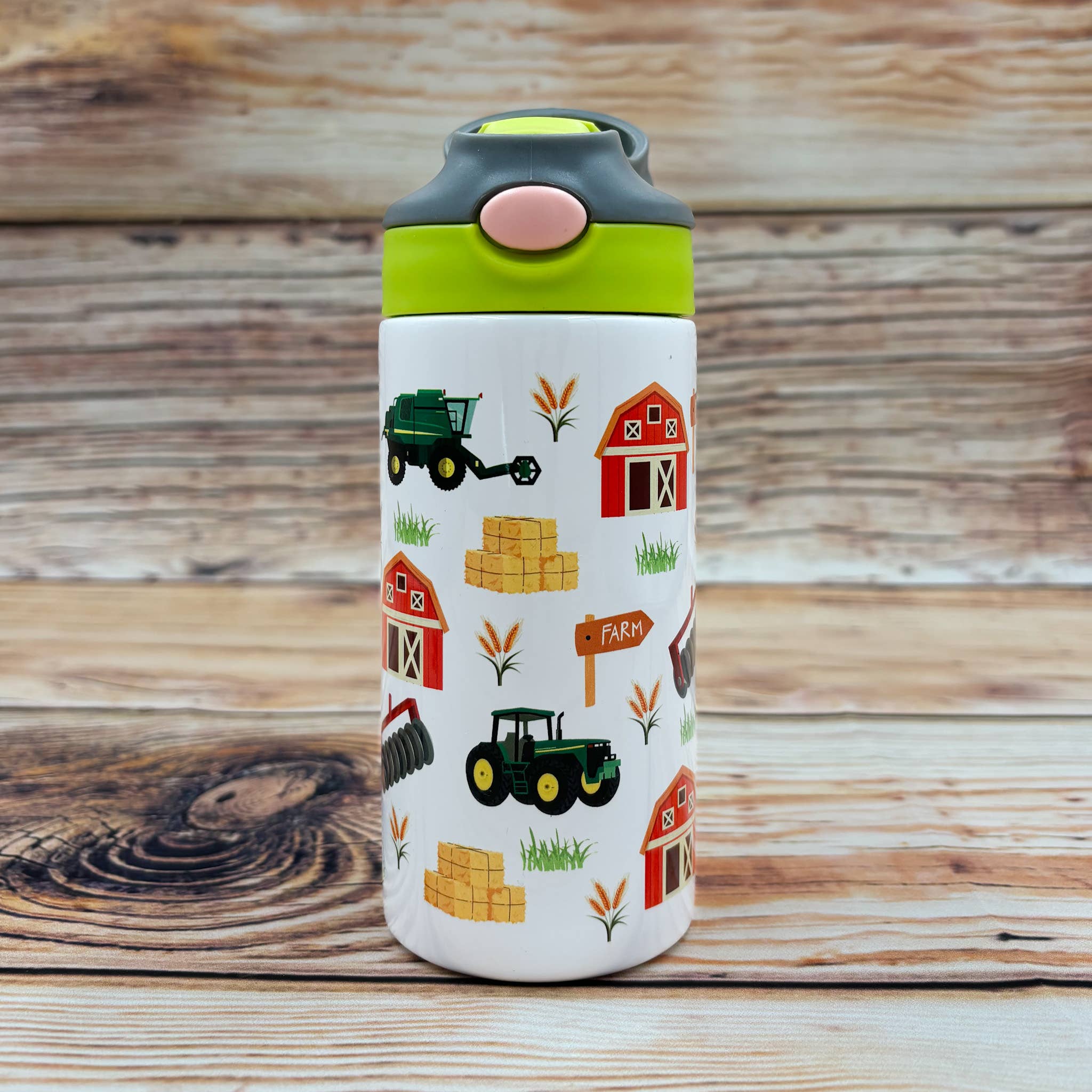 Sage & Soil - Vendita all'ingrosso Bicchiere/tazza - Bambini e neonati - Bicchiere con cannuccia isolato per bambini con trattore verde da fattoria1