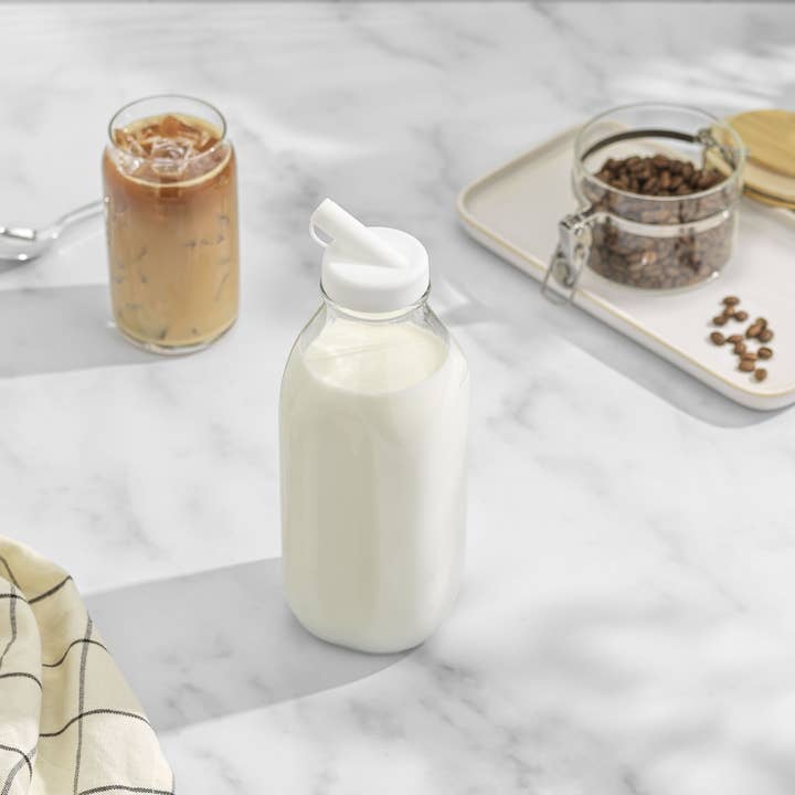 JoyJolt – wholesale Milk/juice bottle – JoyJolt Reusable Clear Glass Milk Bottle with Lid & Pourer5