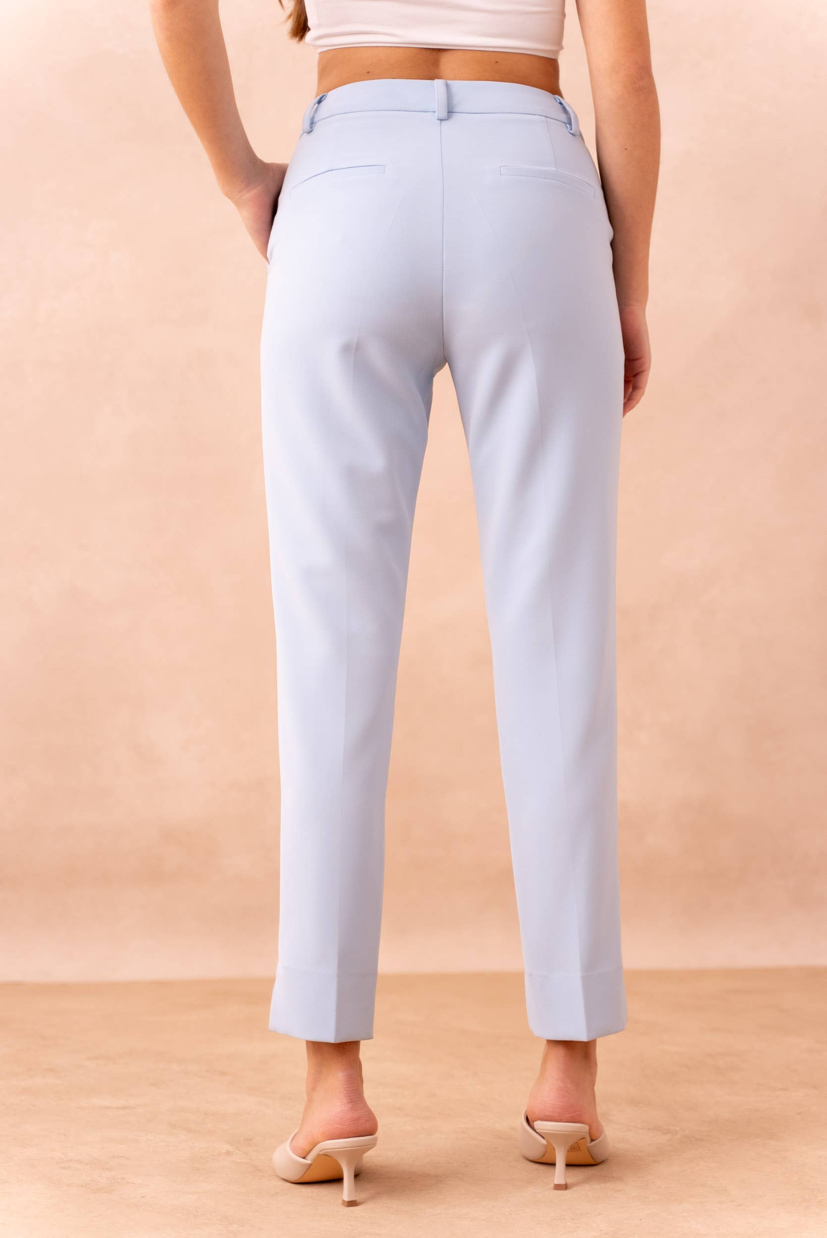 Attentif Paris – wholesale Pants – Women's – [Timeless] High-waisted cigarette pants5