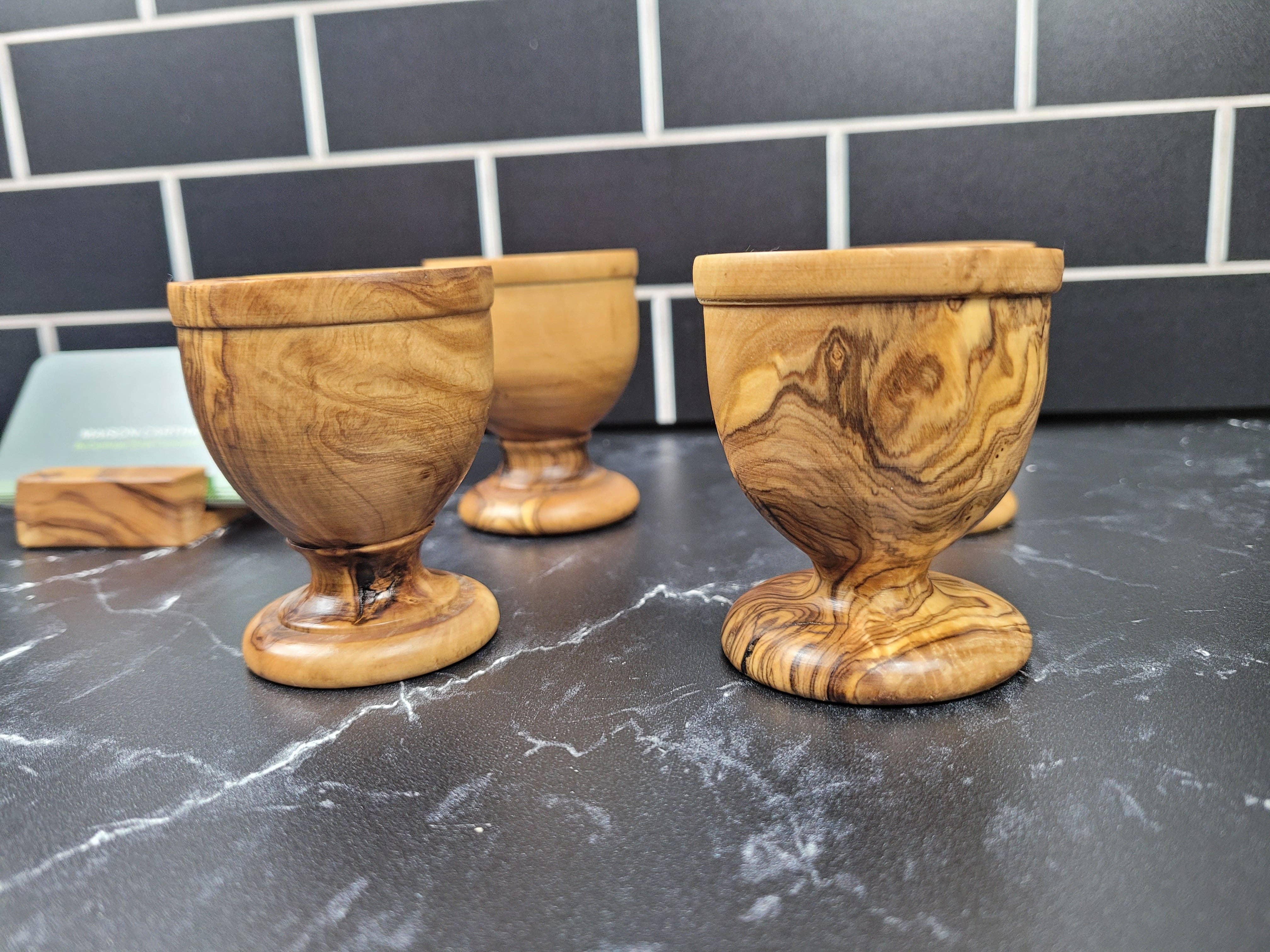 Maison Carthage – wholesale Äggkopp/-hållare – Olive Wood ägg Cup | Trä ägghållare | Uppsättning av 24