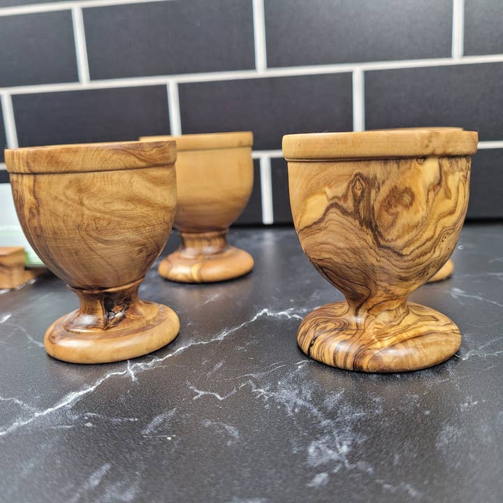 Maison Carthage – wholesale Äggkopp/-hållare – Olive Wood ägg Cup | Trä ägghållare | Uppsättning av 24