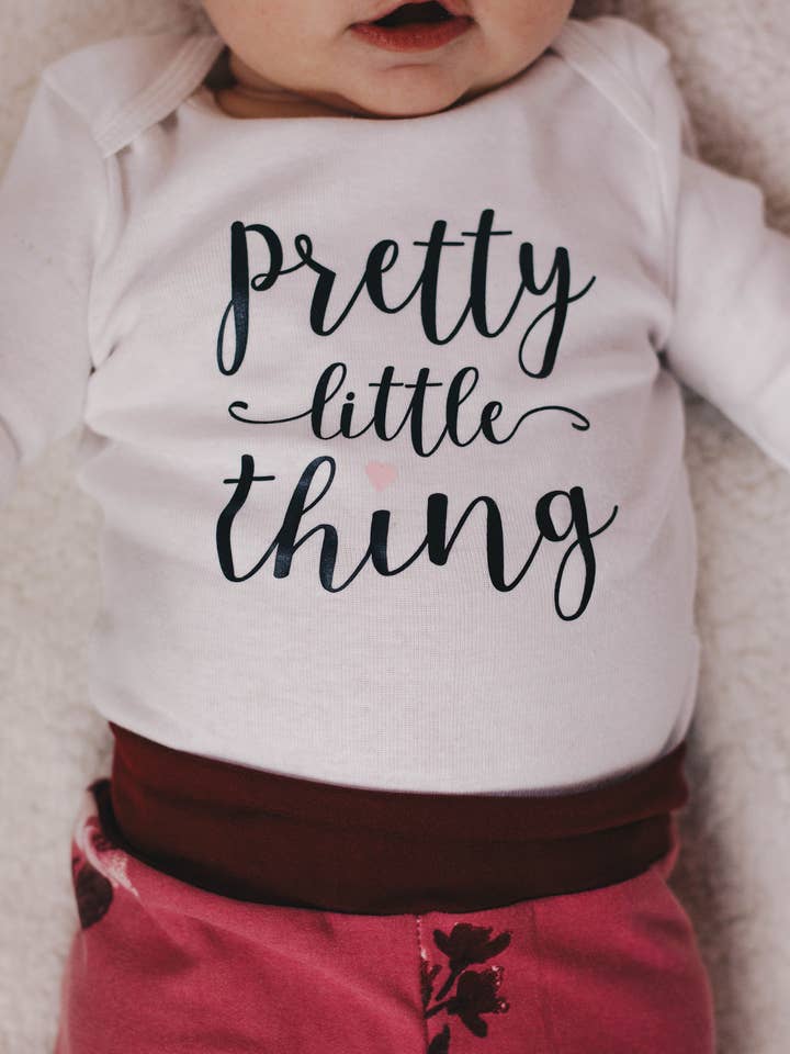 Body bébé Pretty Little Thing pour la vente par Jena Bug Baby