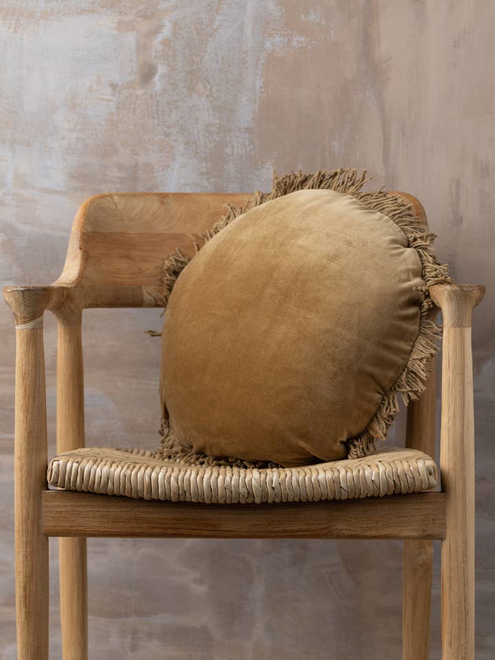 Velvet Round Cushion | Nutmeg for wholesale by Saardé