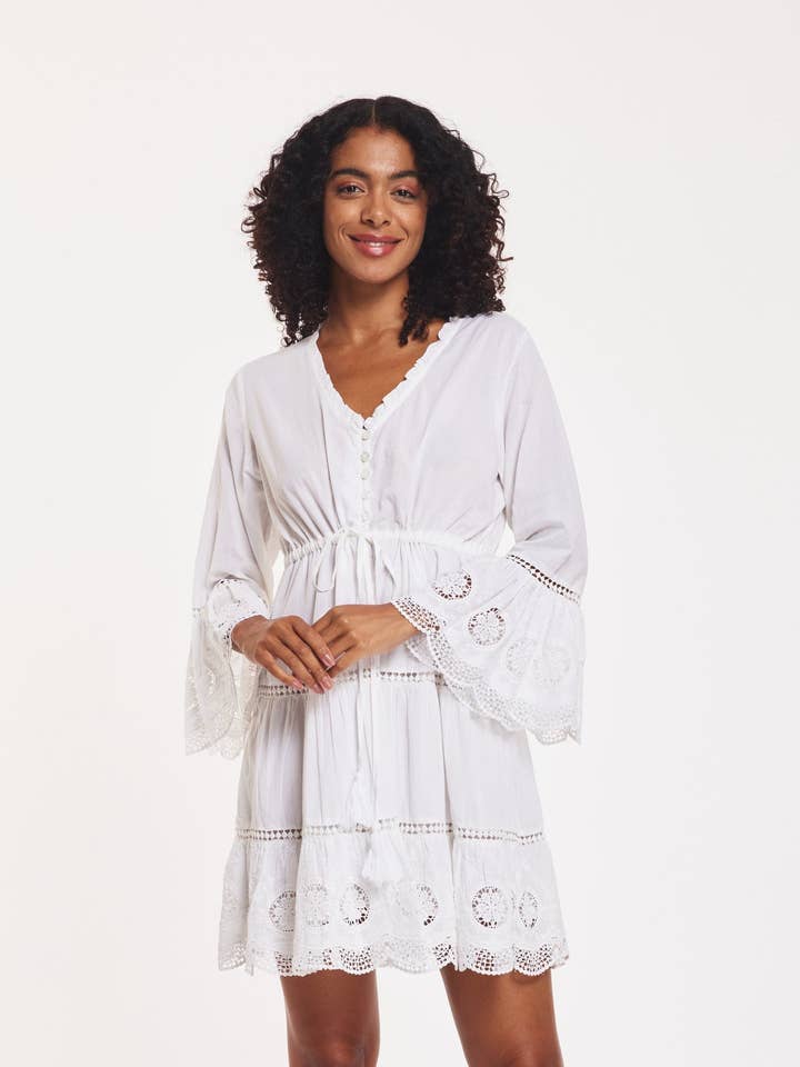 Desideria Kleid aus weißer Baumwollspitze Frühling Sommer für den Großhandel von ModaPosa