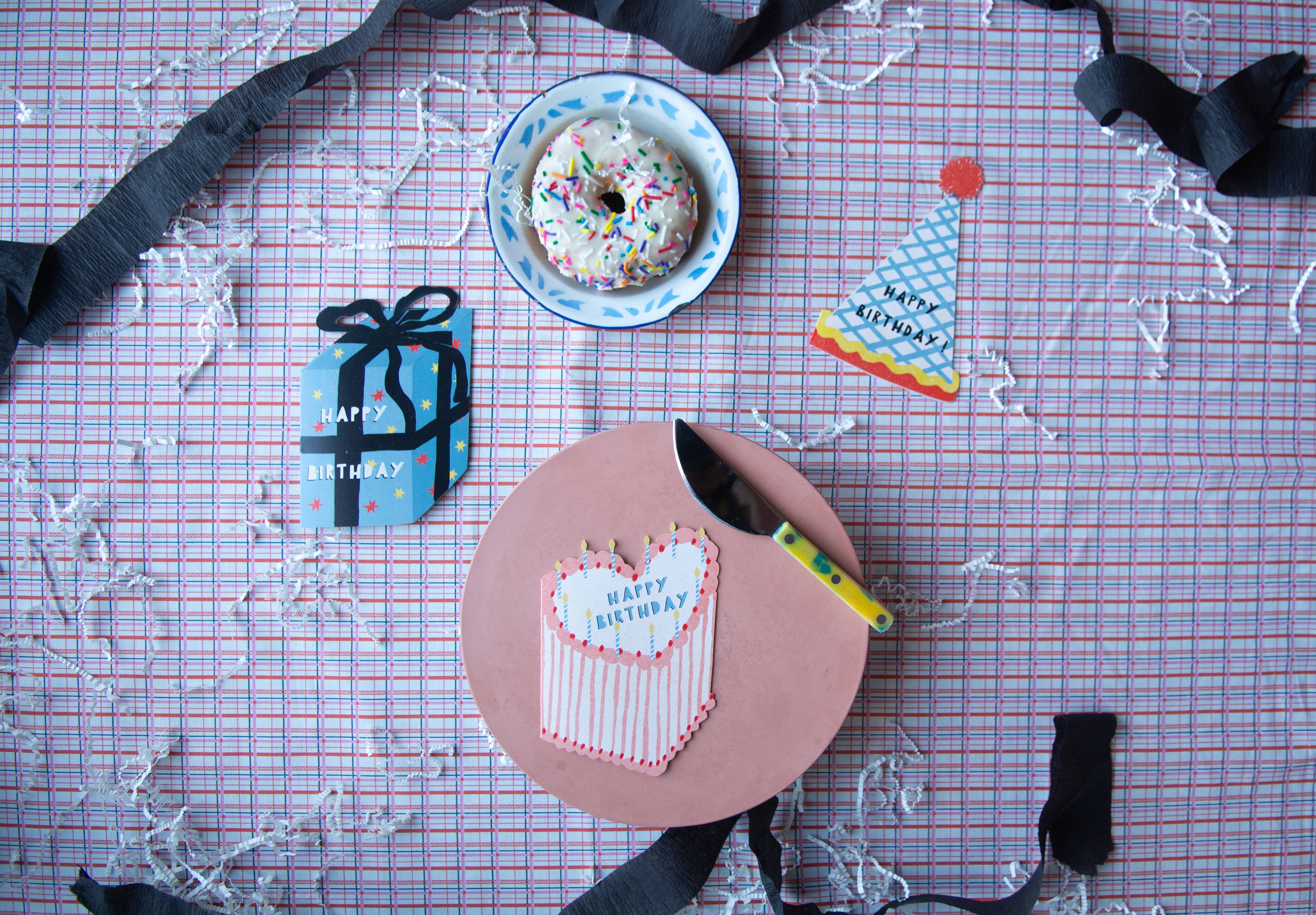 Isatopia - Wholesale Sticker - Heart Cake - individual sticker2